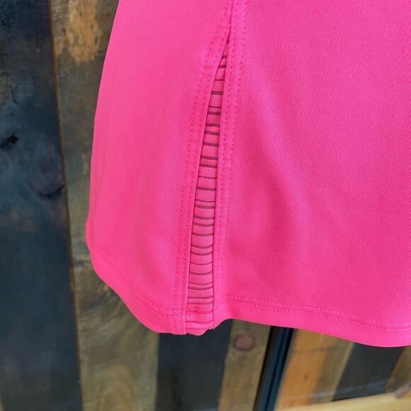 Hind hot pink v neck athletic shirt with mesh inserts, size S - Picture 4 of 8